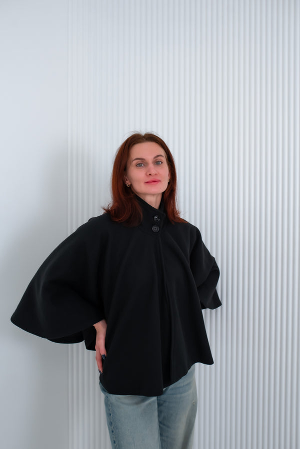 Noir Cape