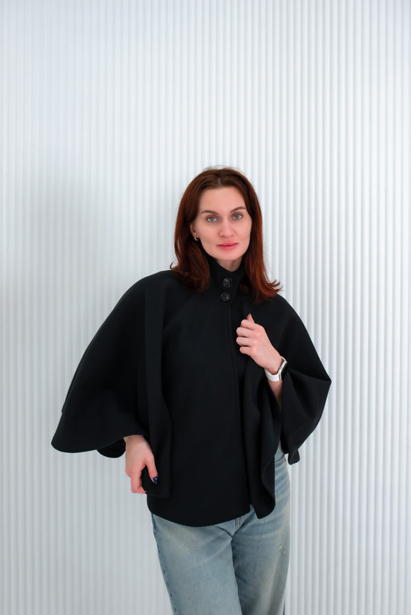 Noir Cape